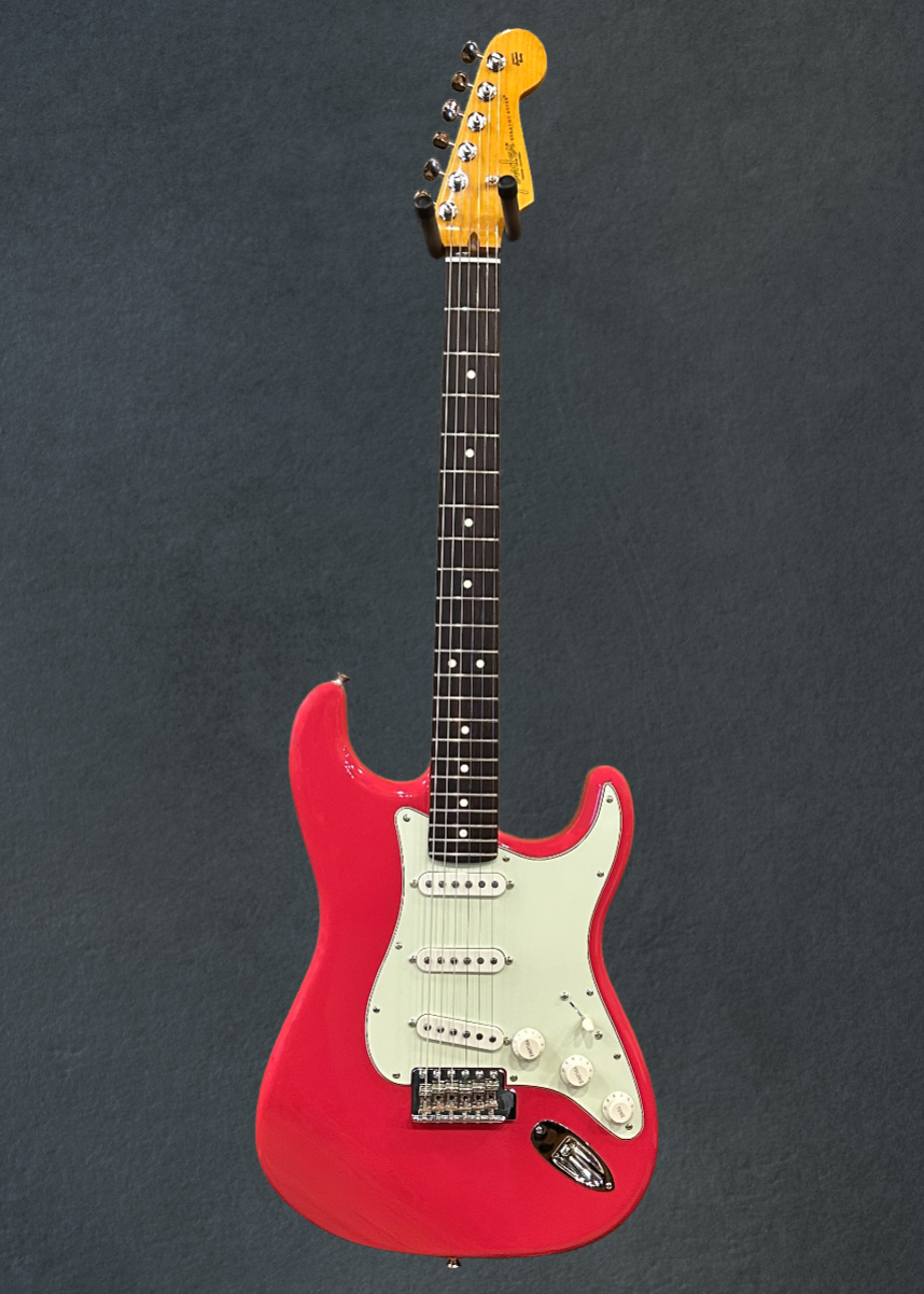 Used American Professional Classic Stratocaster - Faded Dakota Red, 26