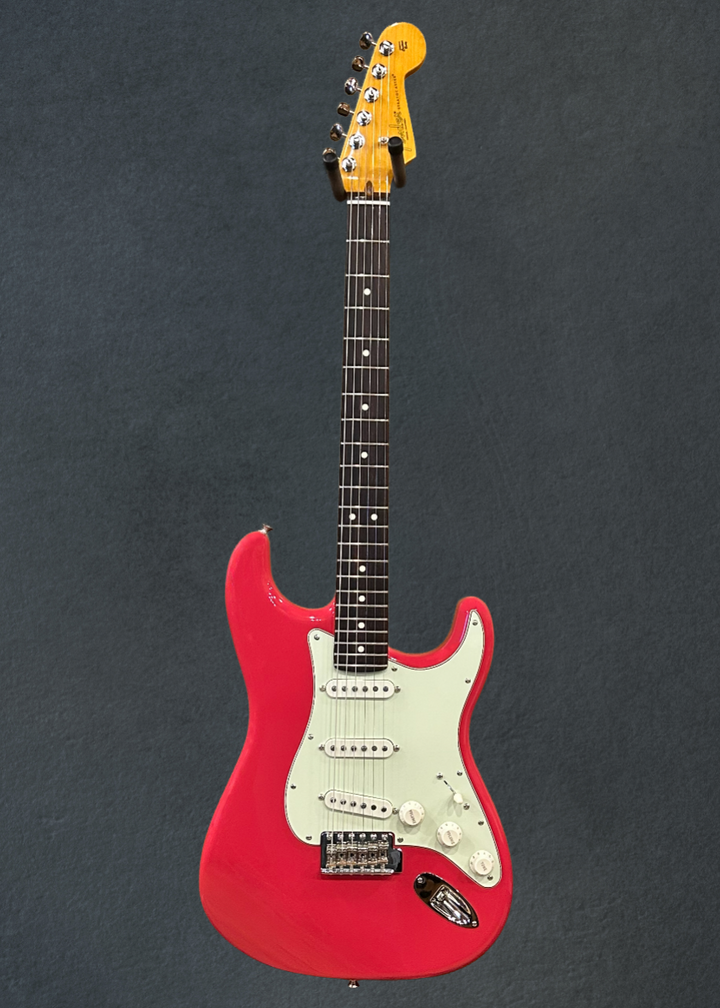 Used American Professional Classic Stratocaster - Faded Dakota Red, 26
