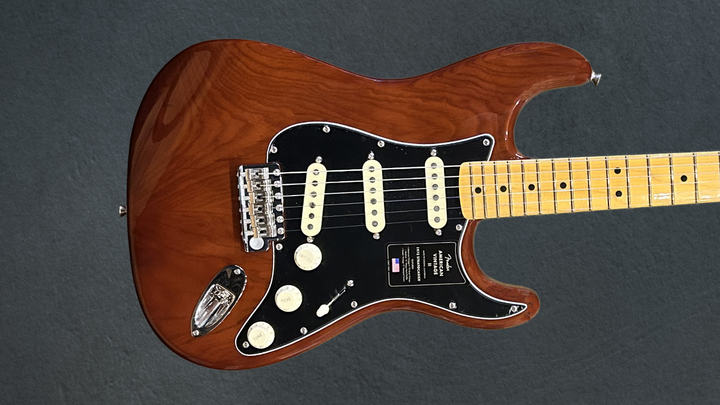 American Vintage II 1973 Stratocaster - Mocha w/Maple