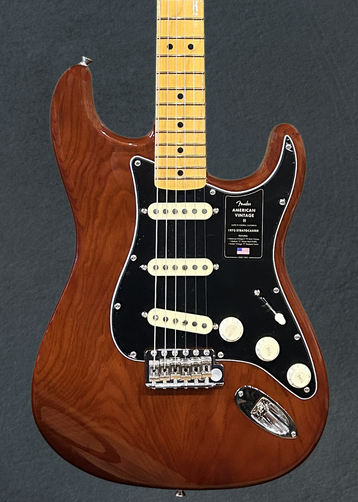 American Vintage II 1973 Stratocaster - Mocha w/Maple