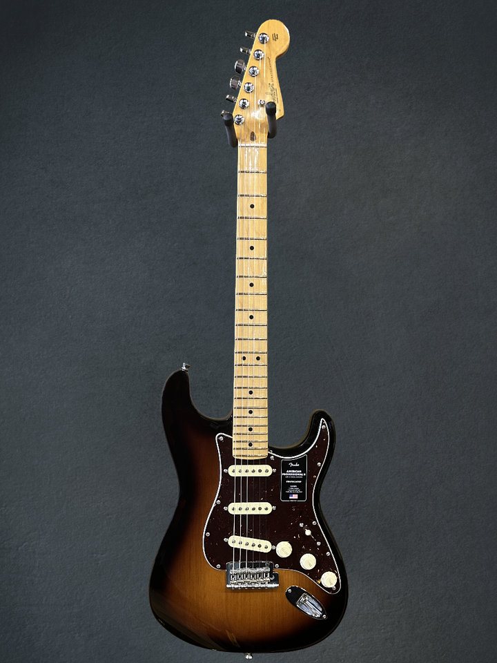 American Professional II Stratocaster – 3 Color Sunburst w/Maple