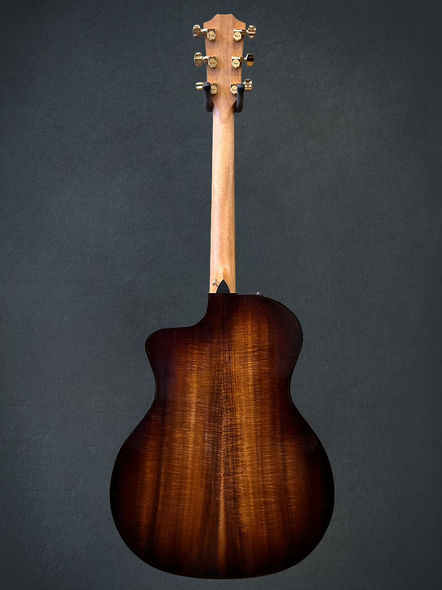 Used 224CE-K DLX &