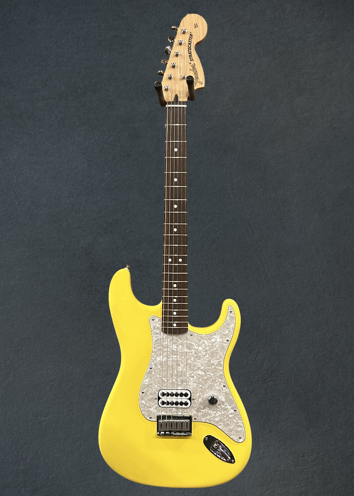 Limited Edition Tom DeLonge Stratocaster - Graffiti Yellow