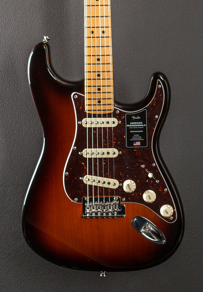 American Professional II Stratocaster – 3 Color Sunburst w/Maple
