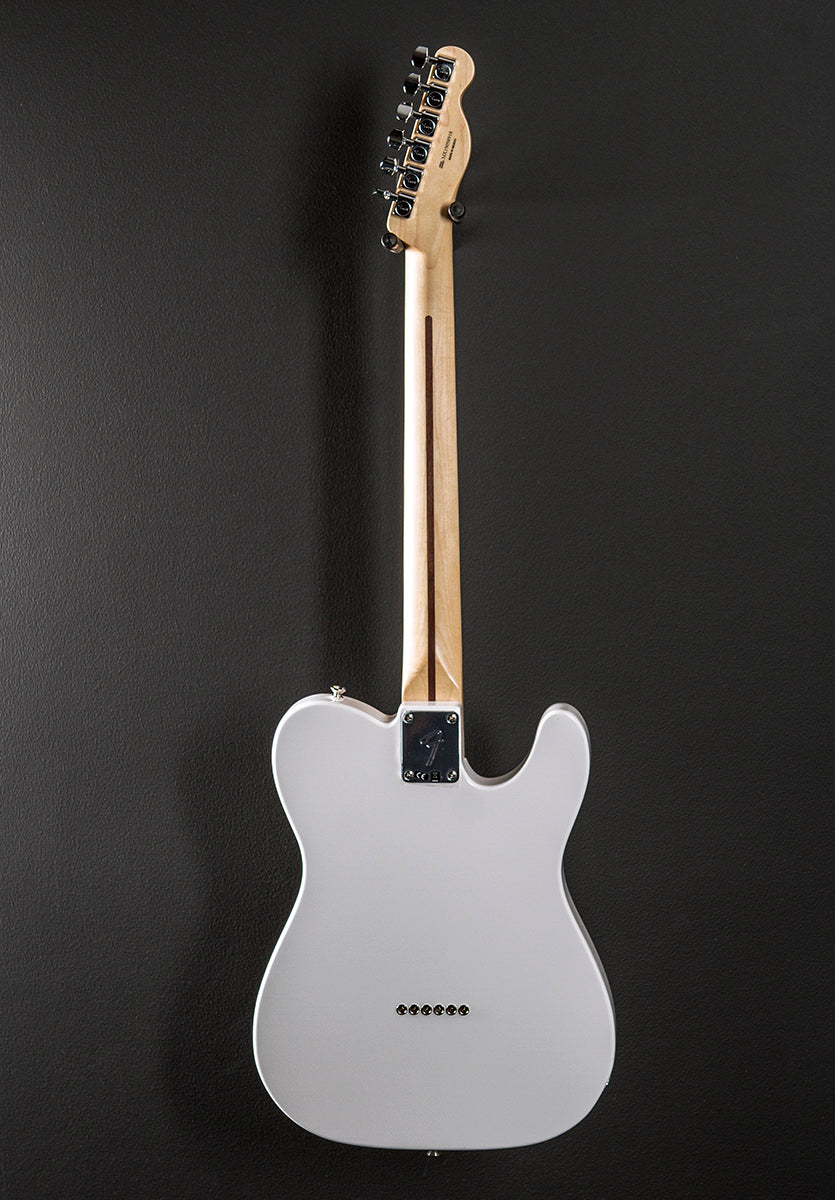 Player Telecaster Left Hand – Polar White w/Pau Ferro