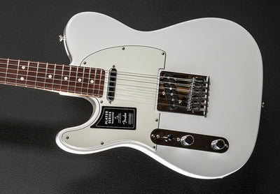 Player Telecaster Left Hand – Polar White w/Pau Ferro