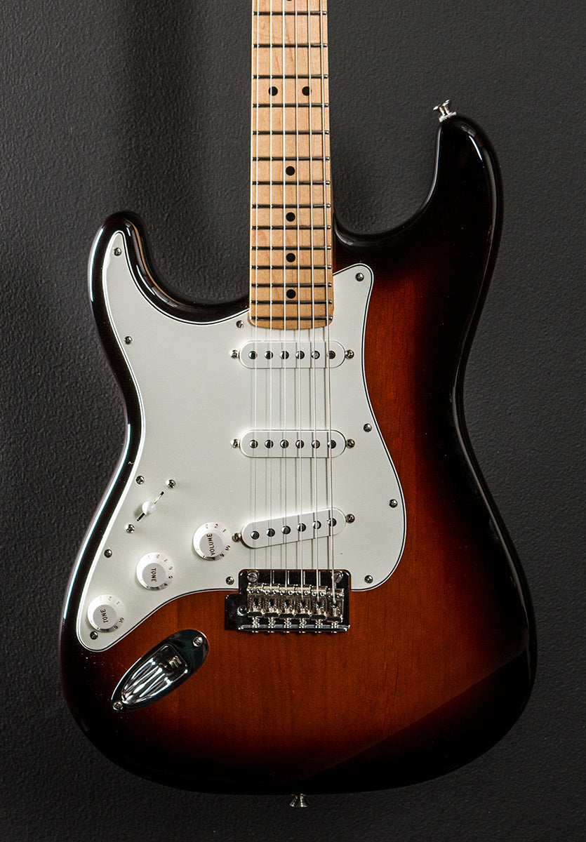 Player Stratocaster Left Hand - 3 Color Sunburst w/Maple