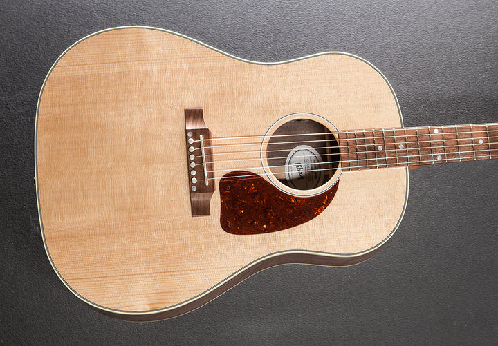 J-45 Studio Walnut '22