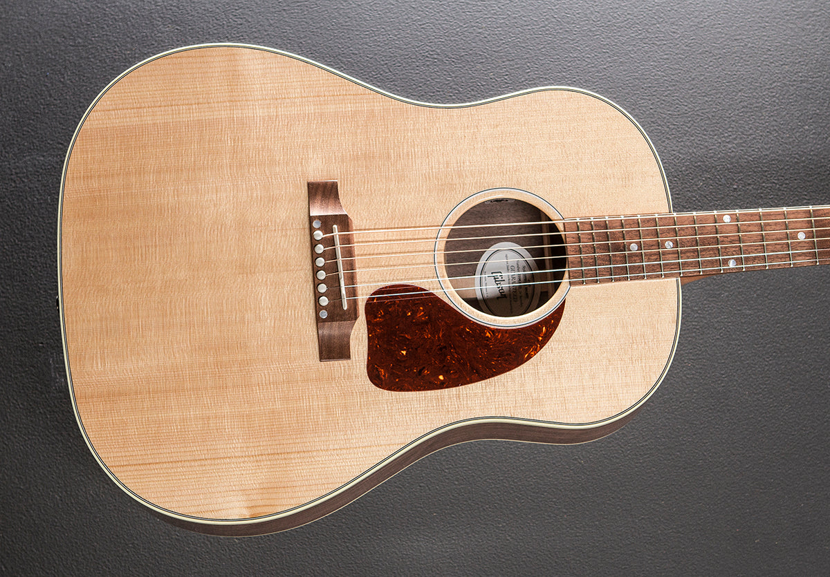 J-45 Studio Walnut - Antique Natural