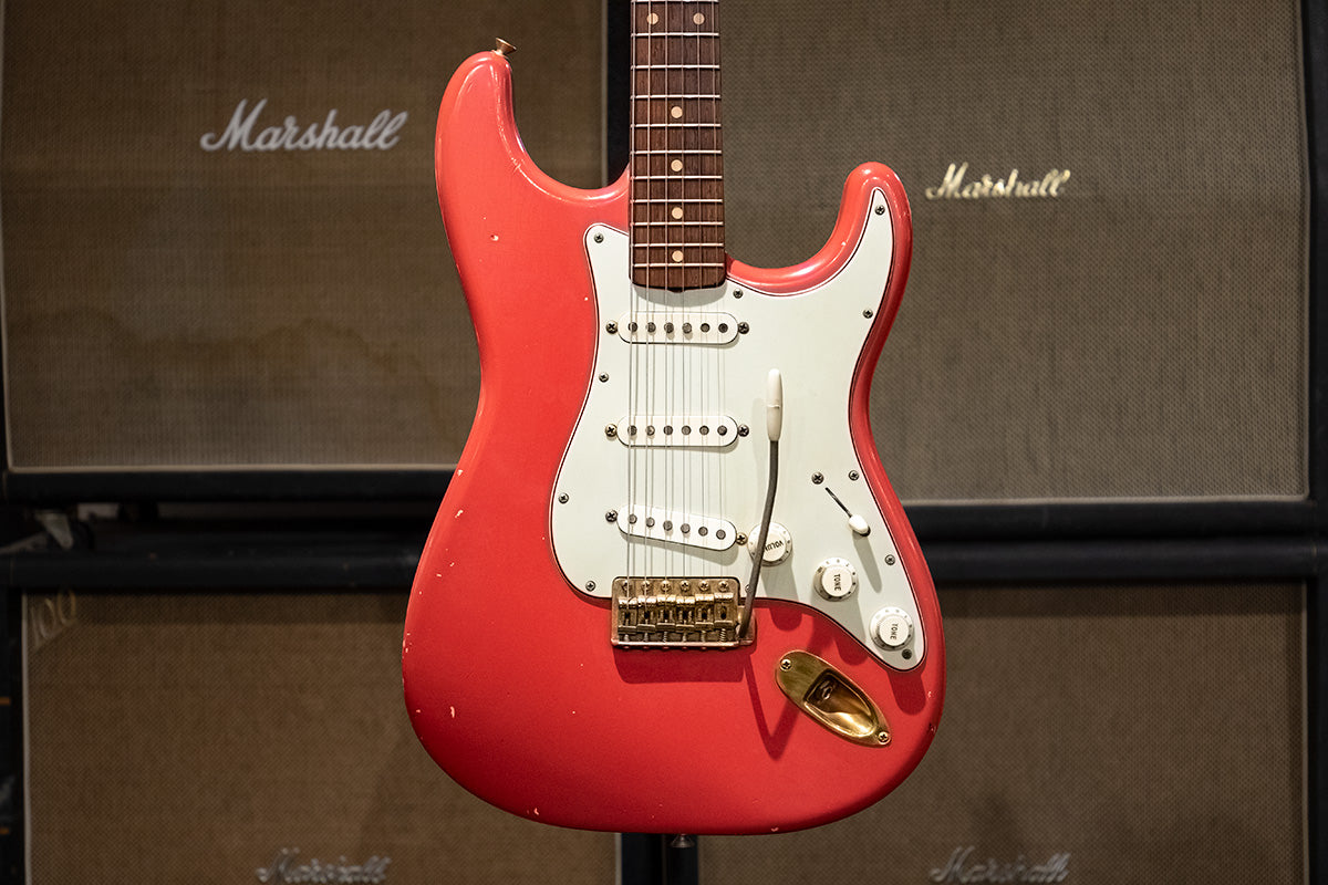 ギター Fender CS Strat 1962 Fender Stratocaster - Fiesta Red – Dave's Guitar Shop