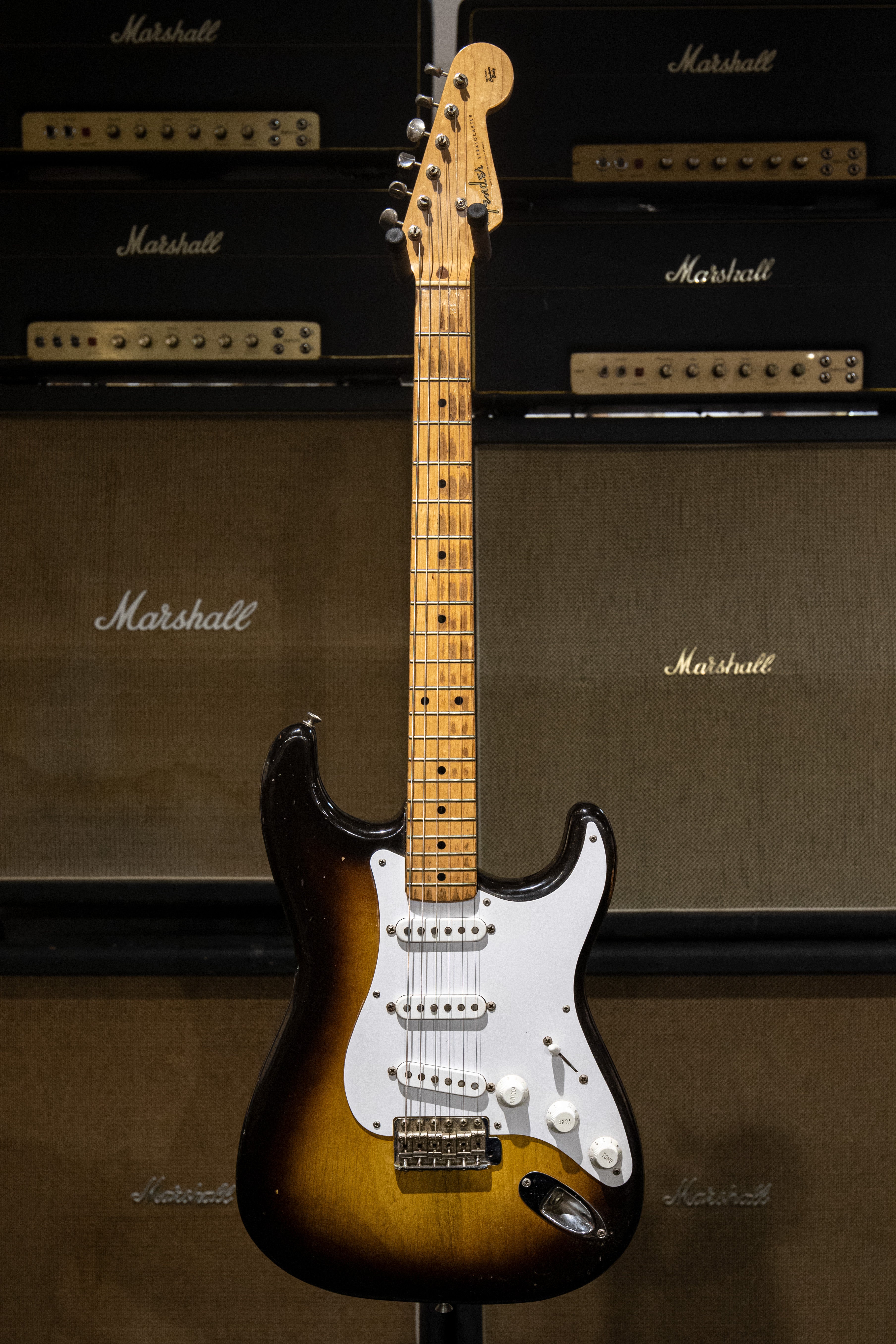 ギター Fender CLASSIC 50S ST DNB 1955 Fender Stratocaster - Sunburst – Dave's Guitar Shop