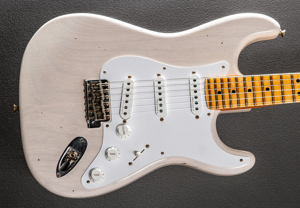 Eric Clapton Signature Journeyman Relic Stratocaster - Aged White Blonde