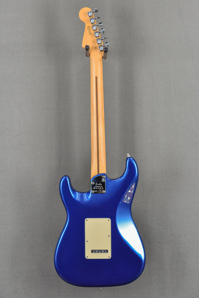 American Ultra Stratocaster – Cobra Blue w/Maple