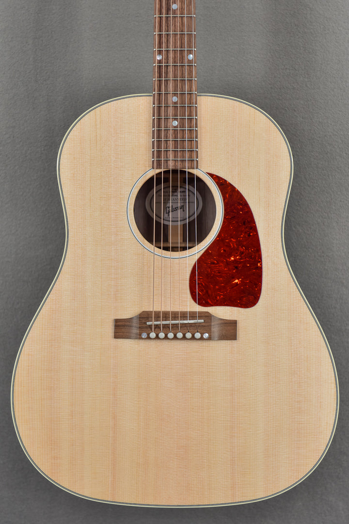 J-45 Studio Walnut - Antique Natural