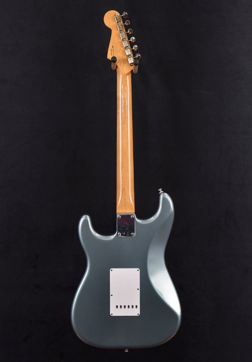 Vintera 60’s Stratocaster – Ice Blue Metallic