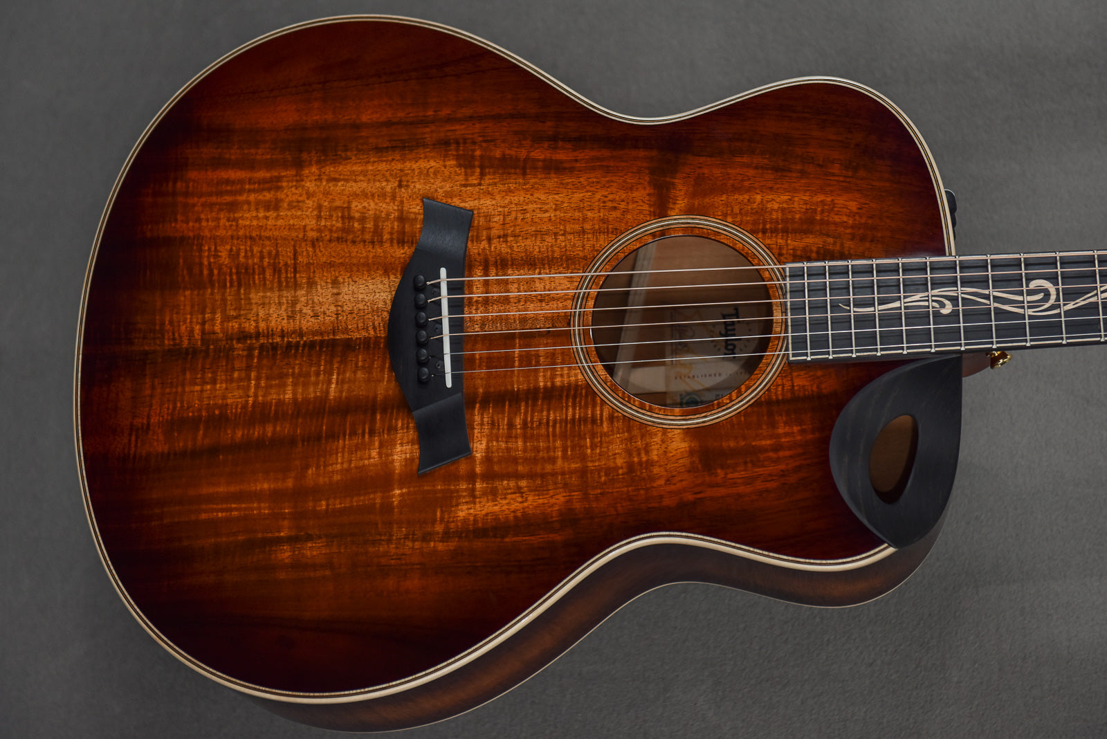 Taylor K26ce アコースティックギター K26ce Hawaiian Koa Acoustic-Electric Guitar | Taylor Guitars