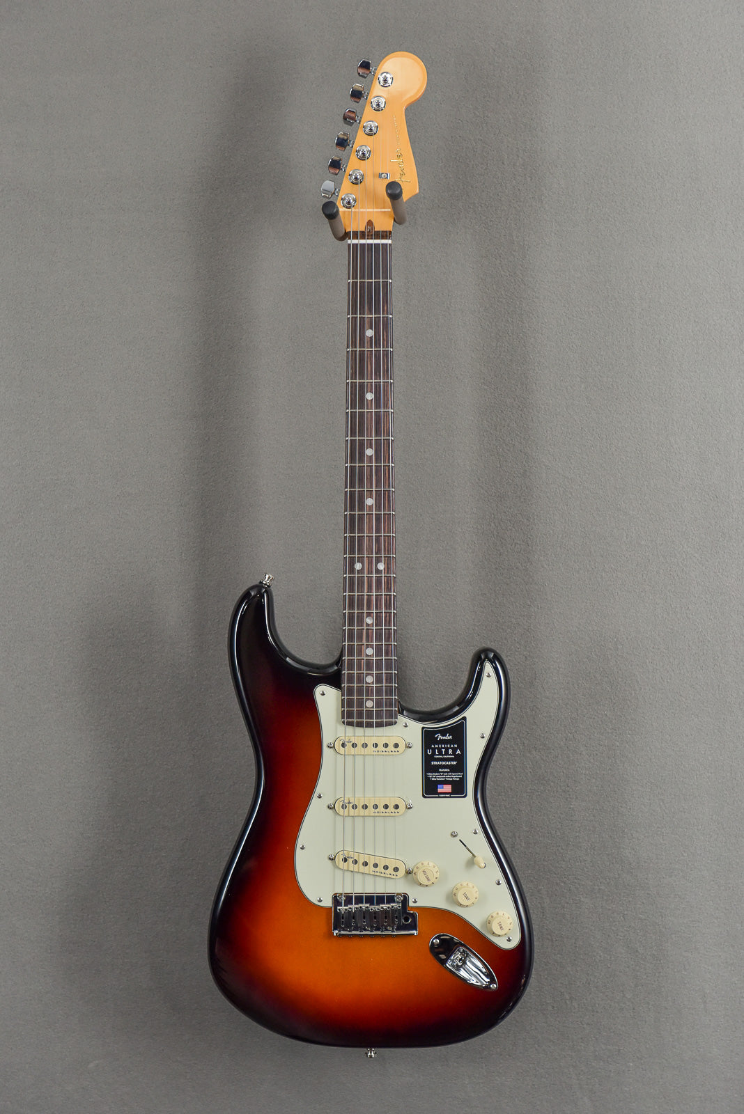 American Ultra Stratocaster –  Ultraburst w/Rosewood