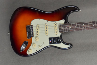 American Ultra Stratocaster –  Ultraburst w/Rosewood