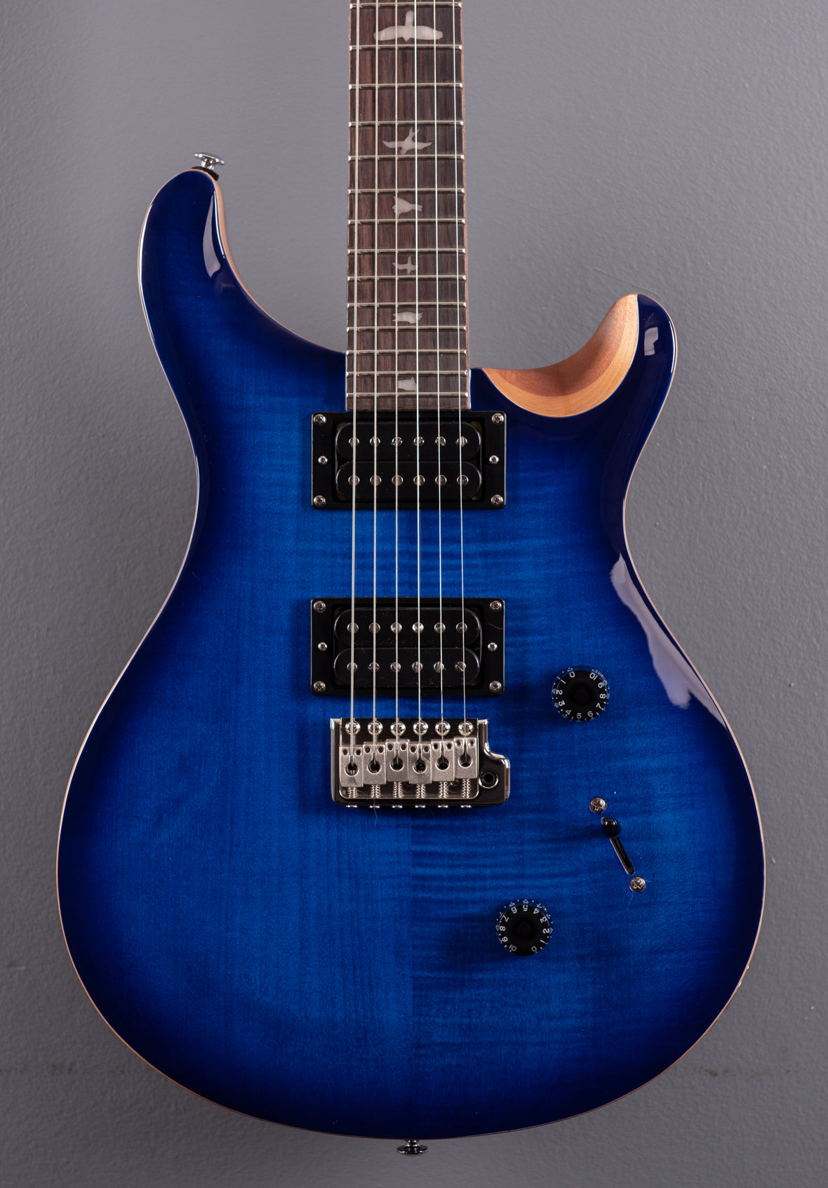 SE Custom 24 - Faded Blue Burst – Dave's Guitar Shop