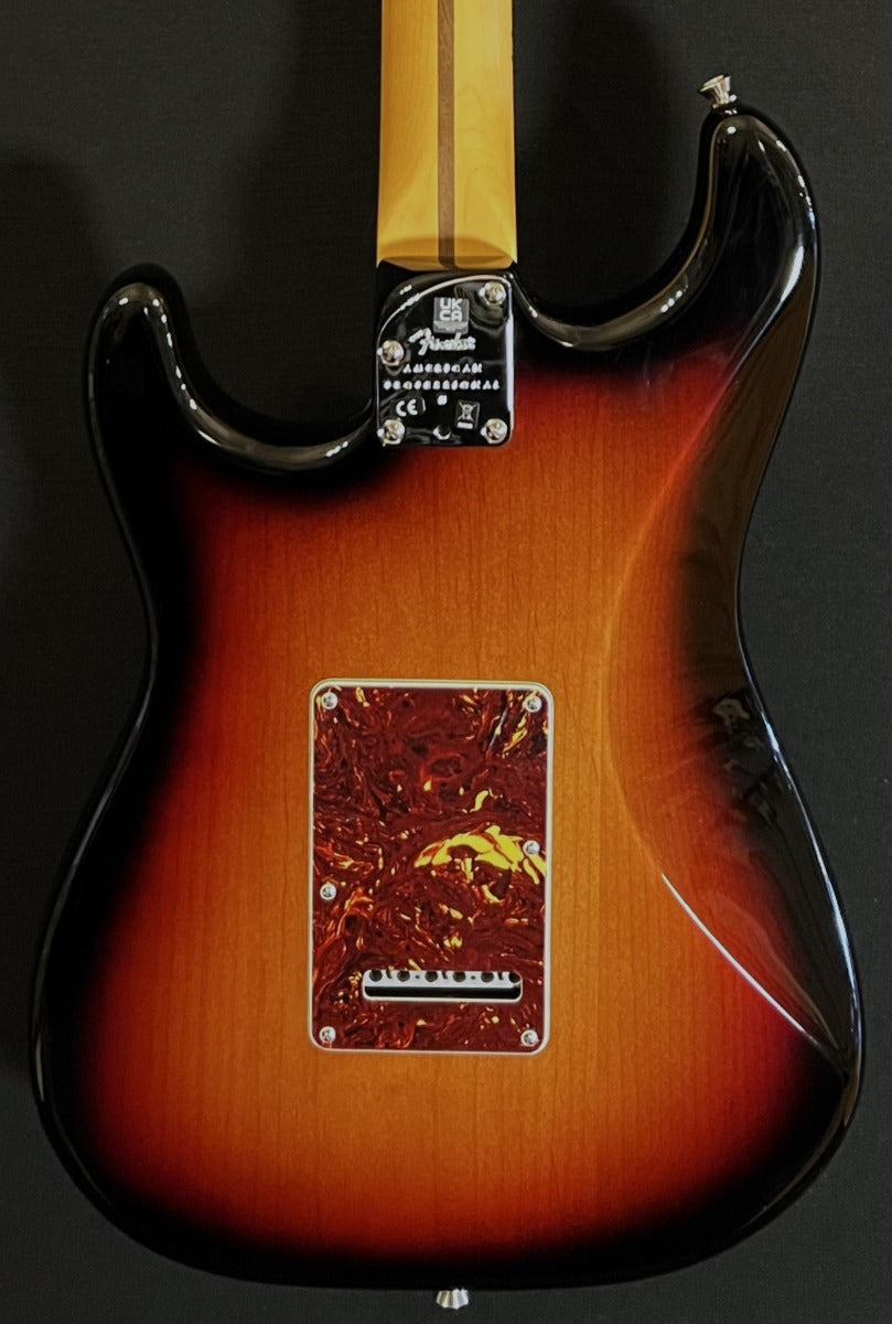 American Professional II Stratocaster – 3 Color Sunburst w/Maple