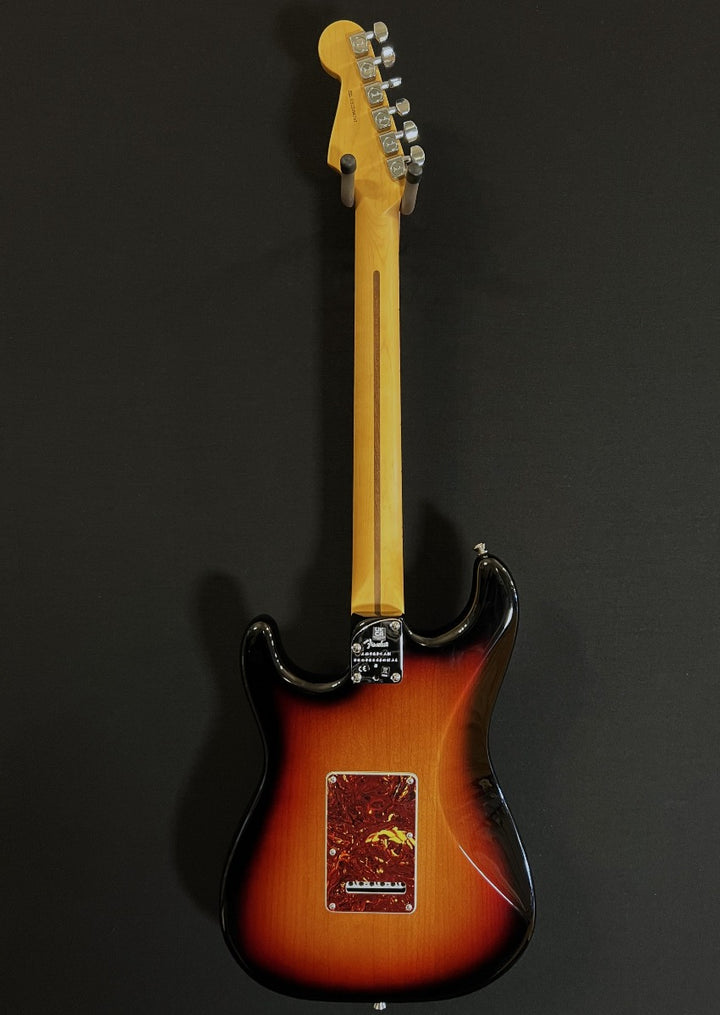 American Professional II Stratocaster – 3 Color Sunburst w/Maple