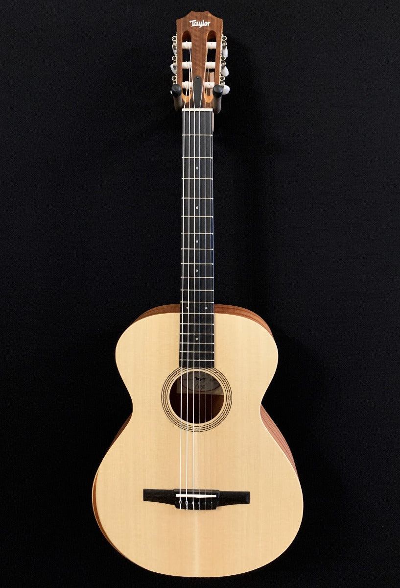 Academy 12E-N