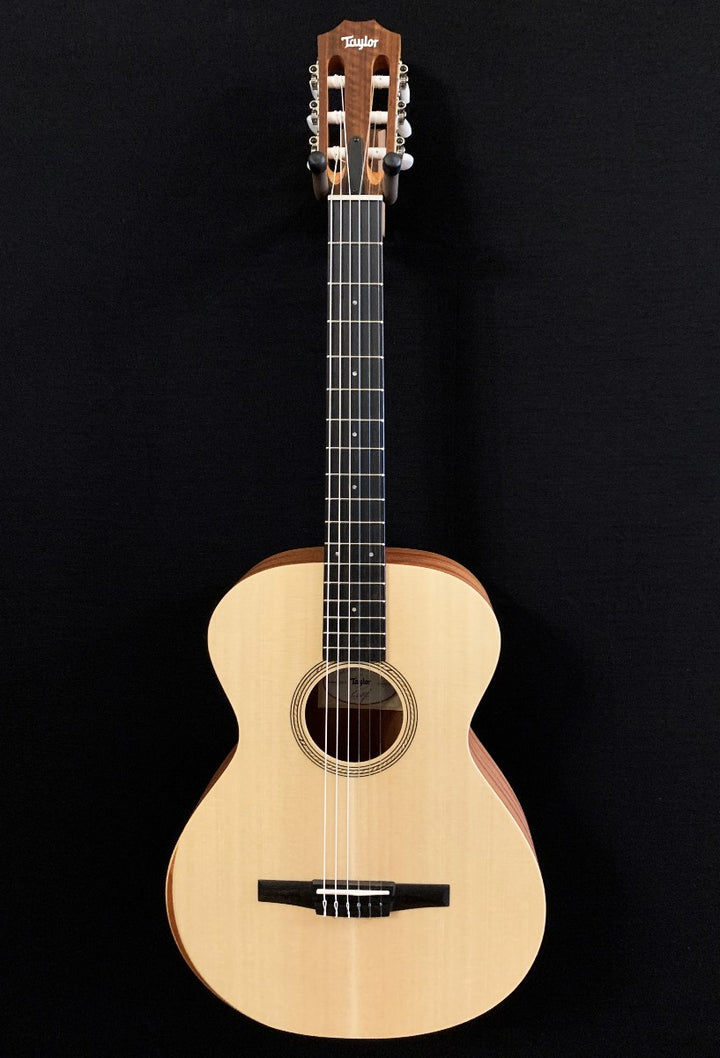 Academy 12E-N