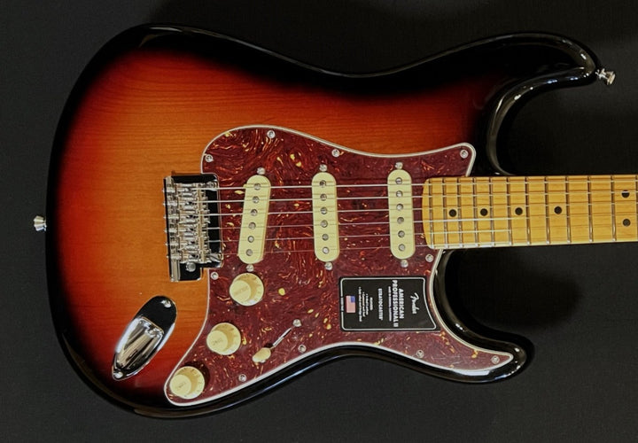 American Professional II Stratocaster – 3 Color Sunburst w/Maple