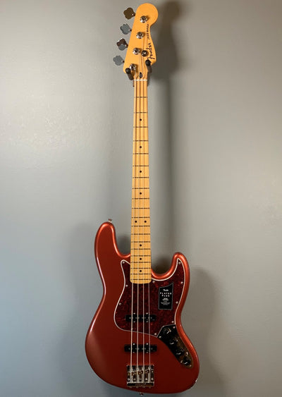 PLAYER PLUS JAZZ BASS®-Aged Candy Apple Red