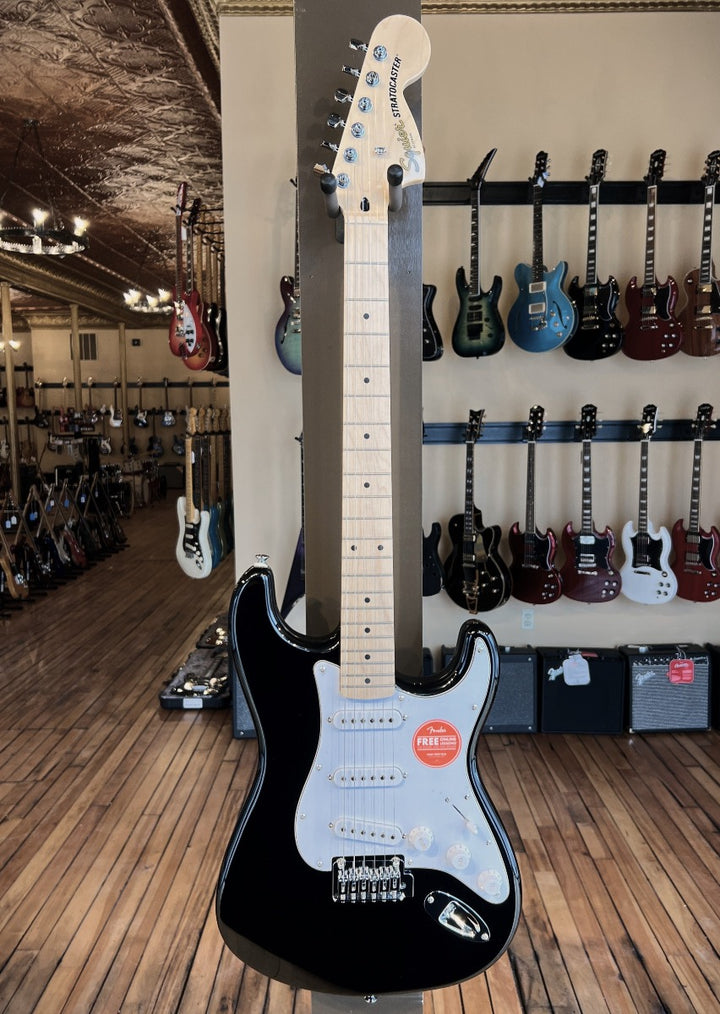 AFFINITY SERIES™ STRATOCASTER®-Black