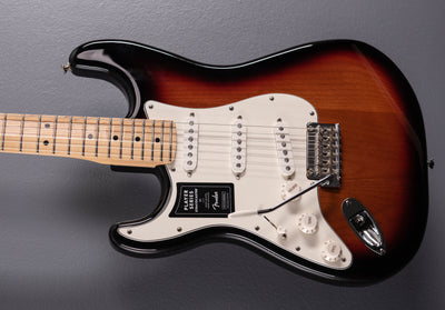 Player Stratocaster Left-Handed w/Maple Fingerboard - 3-Color Sunburst