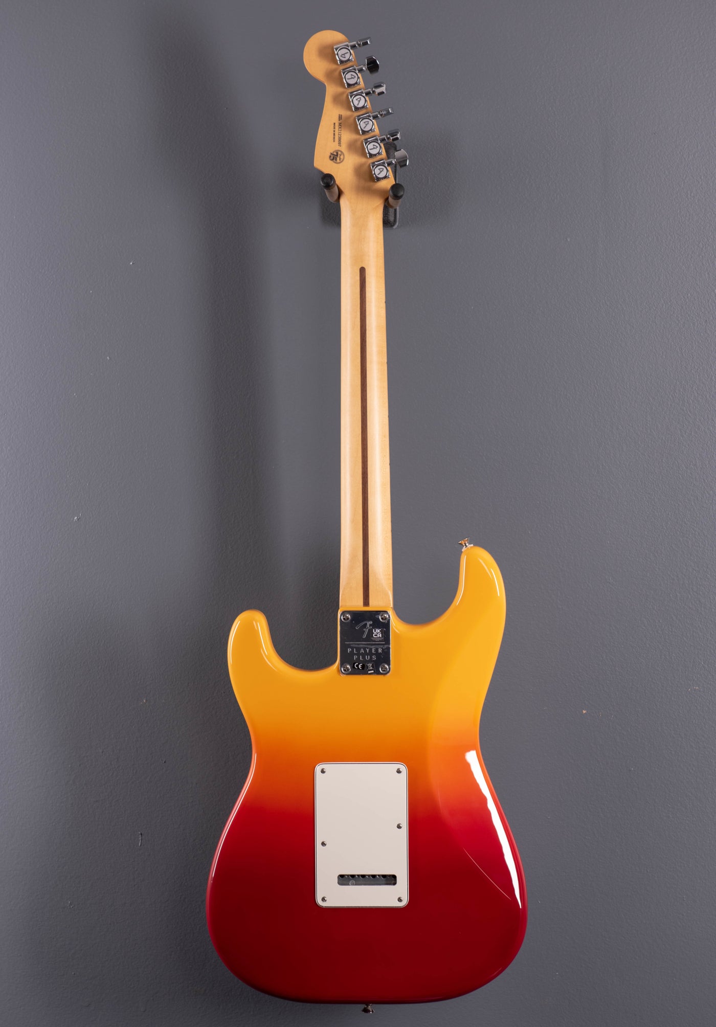 Player Plus Stratocaster - Tequila Sunrise