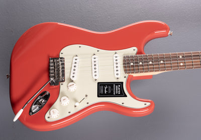 Limited Edition Player Stratocaster - Fiesta Red