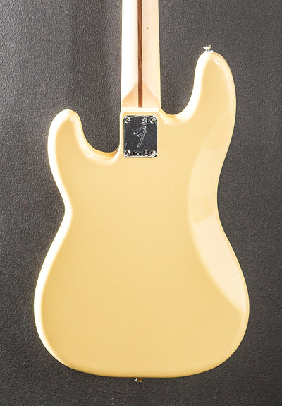 Player Precision Bass - Buttercream w/Maple