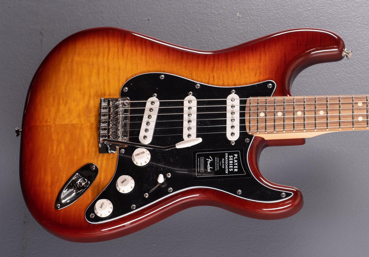 Player Stratocaster Plus Top - Tobacco Sunburst