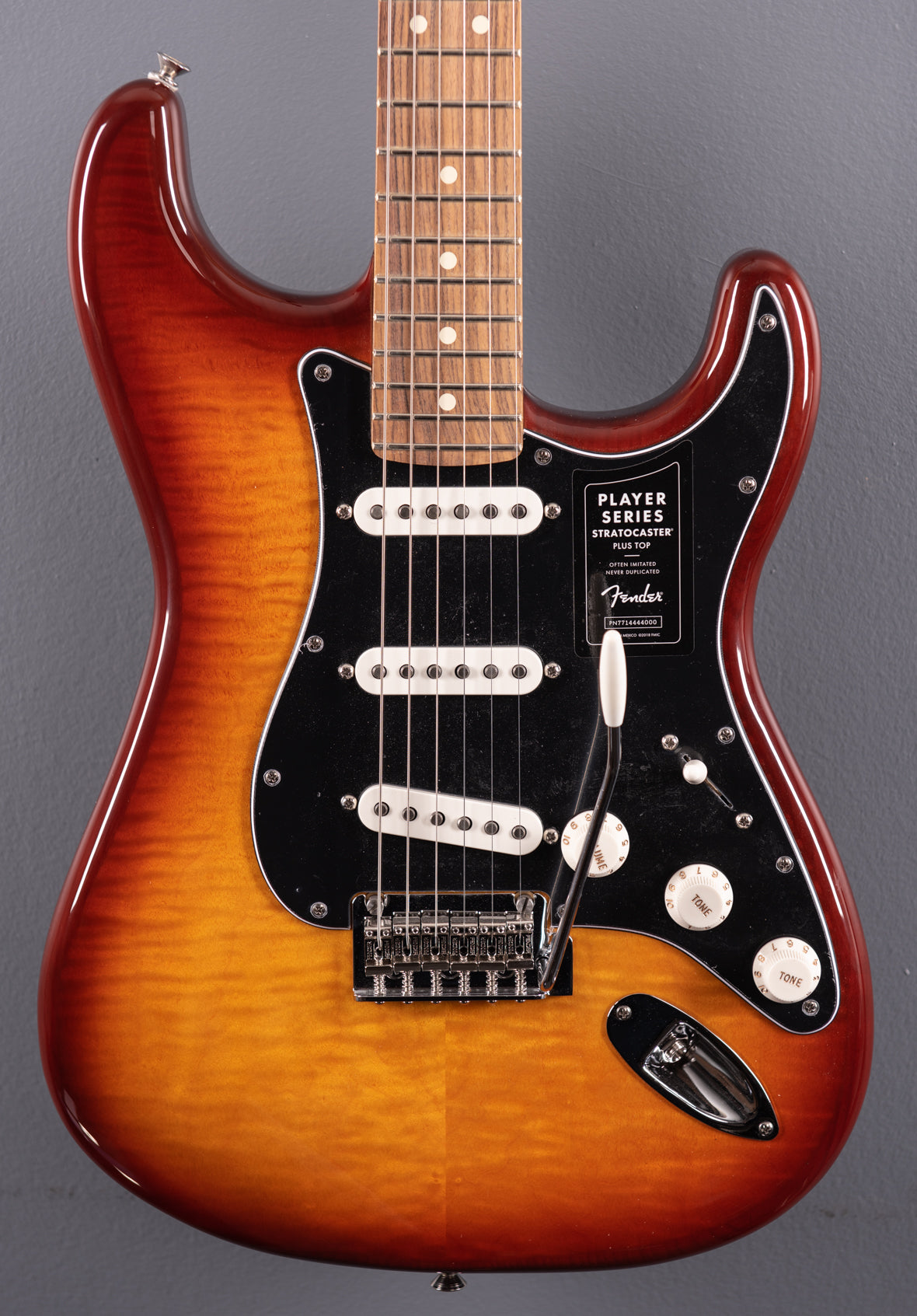 Player Stratocaster Plus Top - Tobacco Sunburst