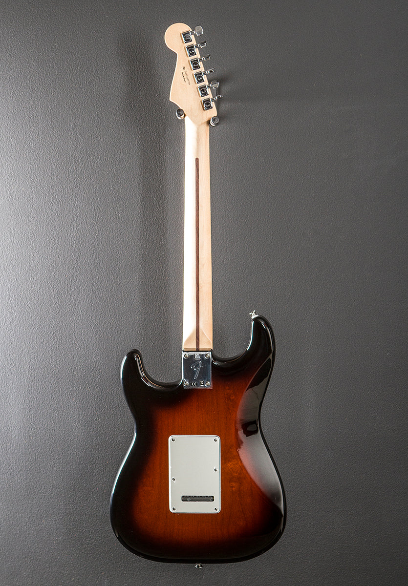 Player Stratocaster - 3 Color Sunburst w/Pau Ferro