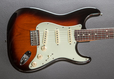 Robert Cray Stratocaster - 3 Color Sunburst