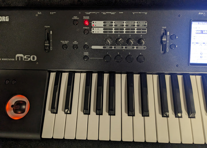 M50 Synthesizer Workstation with Gator Carrying Case, Recent