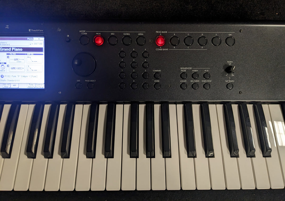 M50 Synthesizer Workstation with Gator Carrying Case, Recent