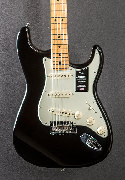 American Professional II Stratocaster – Black w/Maple