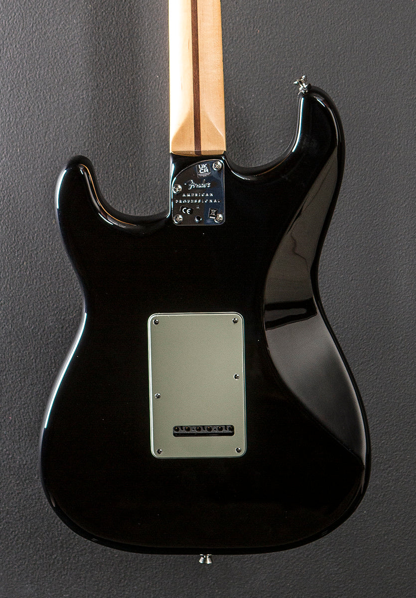 American Professional II Stratocaster – Black w/Maple