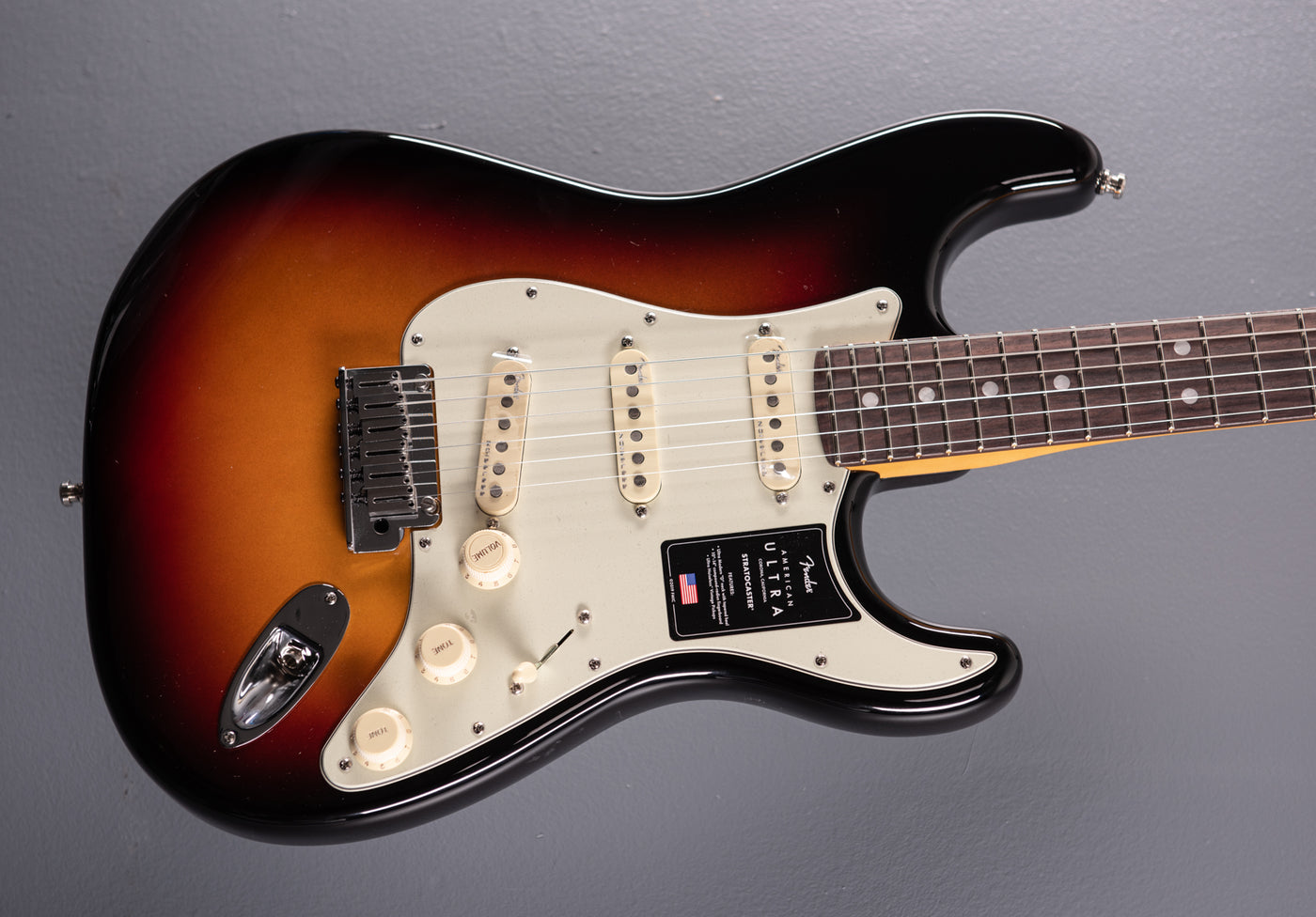 American Ultra Stratocaster –  Ultraburst w/Rosewood