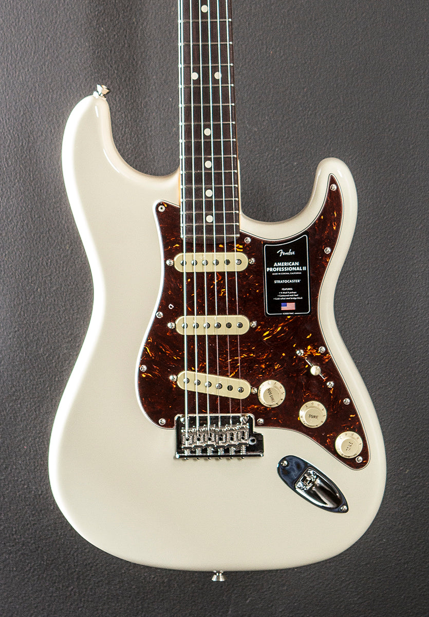 American Professional II Stratocaster - Olympic White w/Rosewood