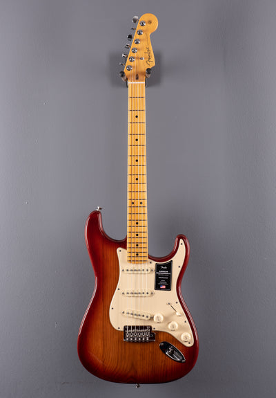 American Professional II Stratocaster – Sienna Sunburst w/Maple