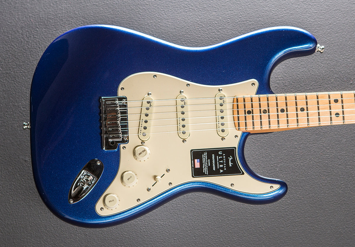 American Ultra Stratocaster – Cobra Blue w/Maple