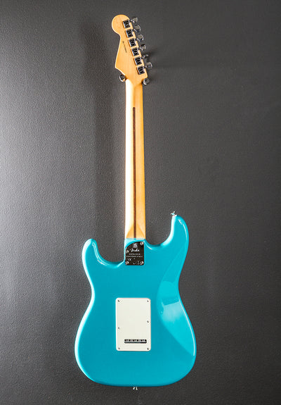 American Professional II Stratocaster – Miami Blue w/Maple