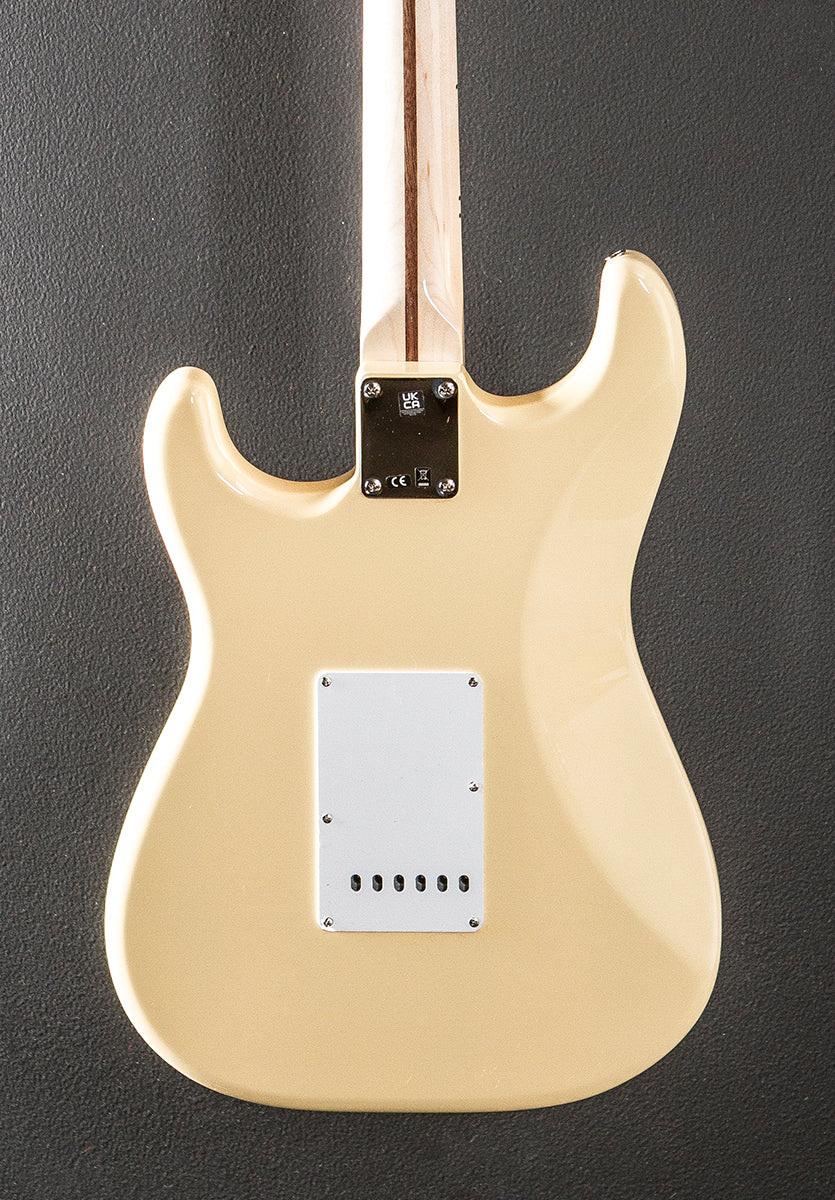 Vintage white stratocaster body hotsell