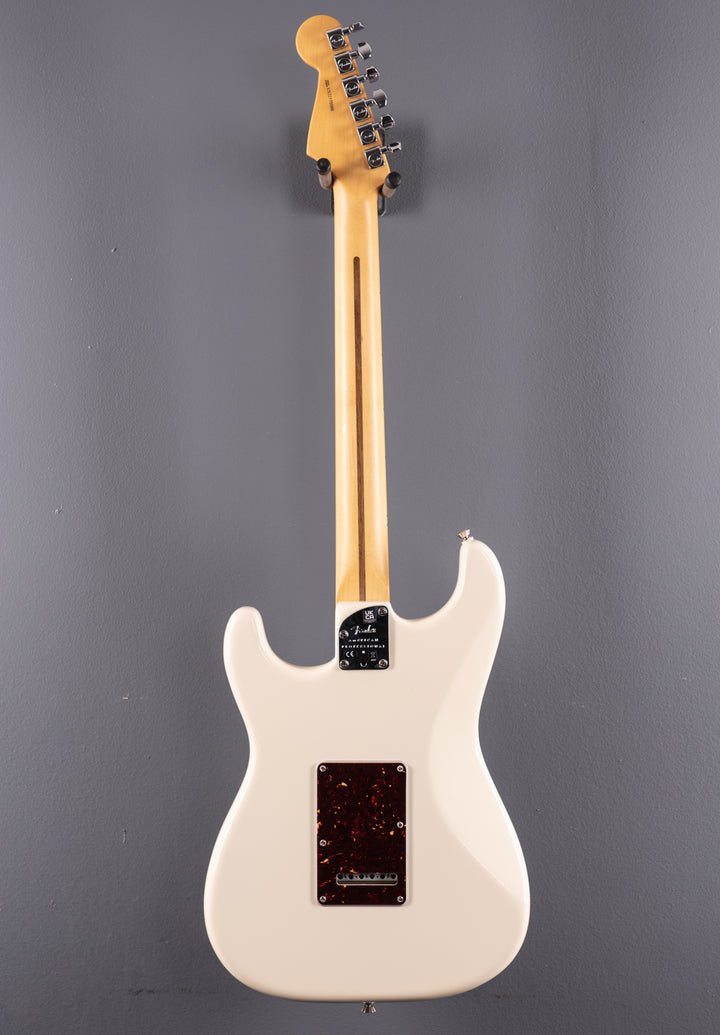 American Professional II Stratocaster HSS - Olympic White w/Maple