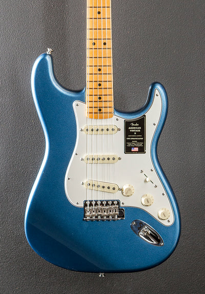 American Vintage II 1973 Stratocaster - Lake Placid Blue w/Maple